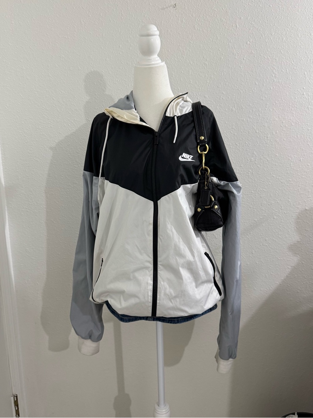 Nike windbreaker jacket